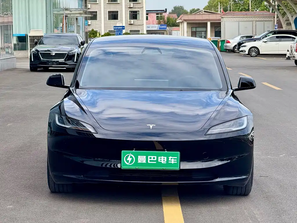 Tesla Model 3 — фото 3
