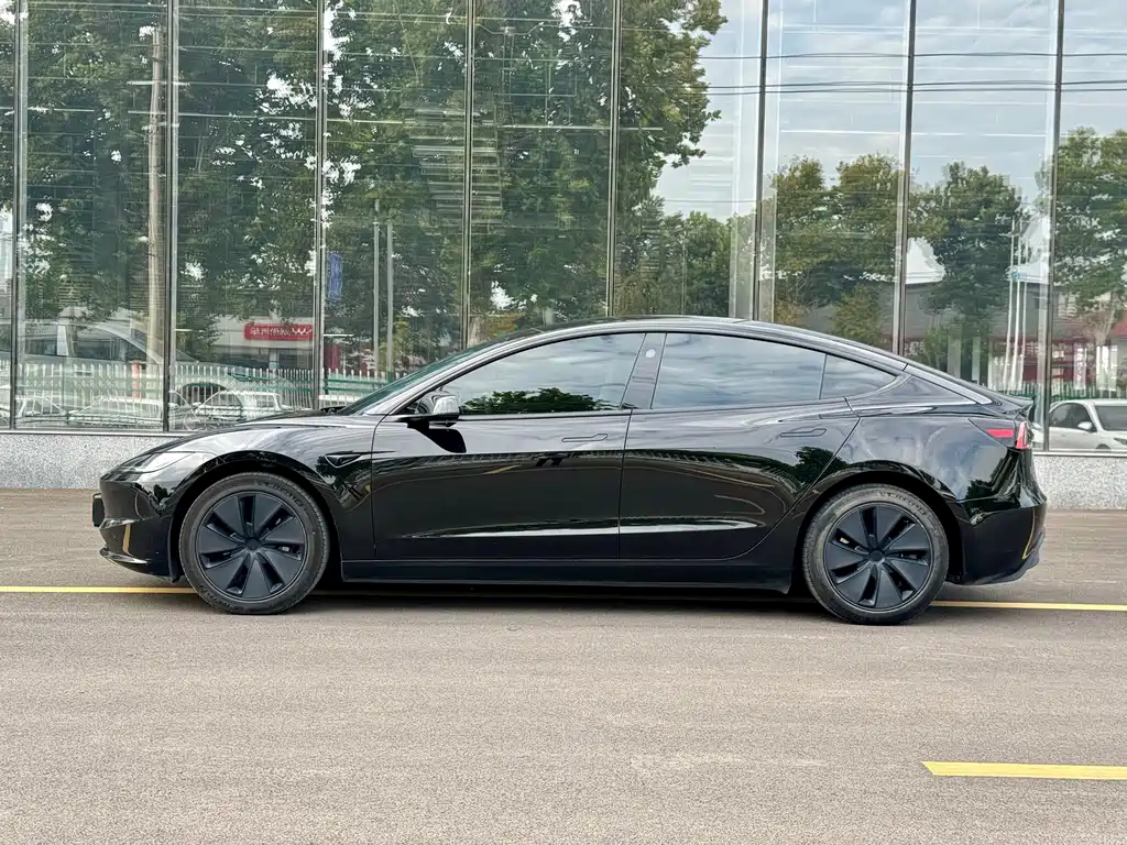 Tesla Model 3 — фото 6