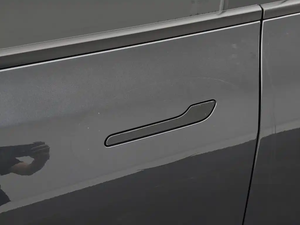Tesla Model Y — фото 14