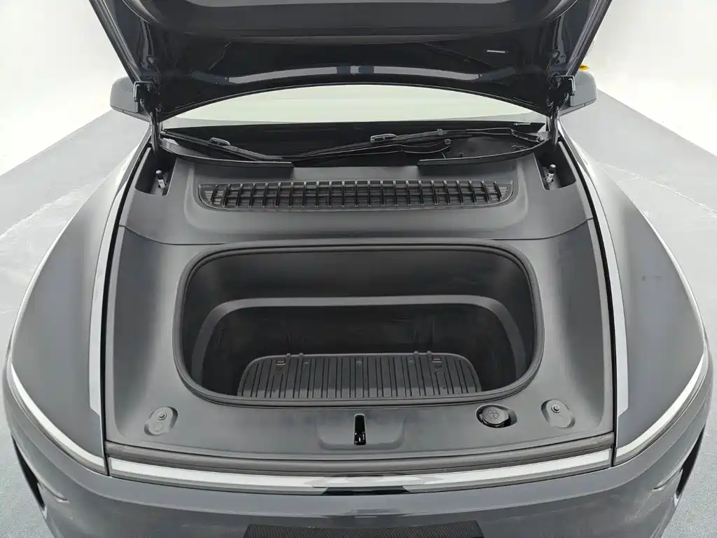 Tesla Model Y — фото 18