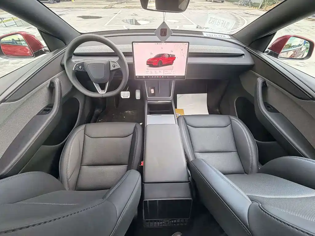 Tesla Model Y — фото 5