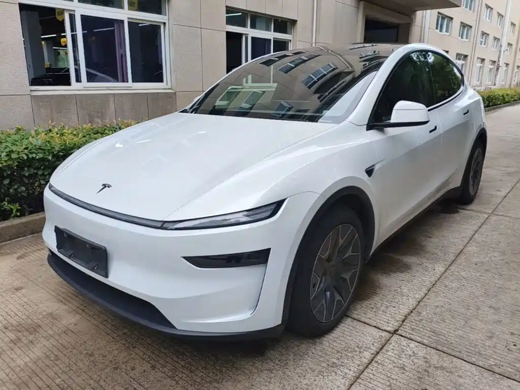 Tesla Model Y L — фото 2
