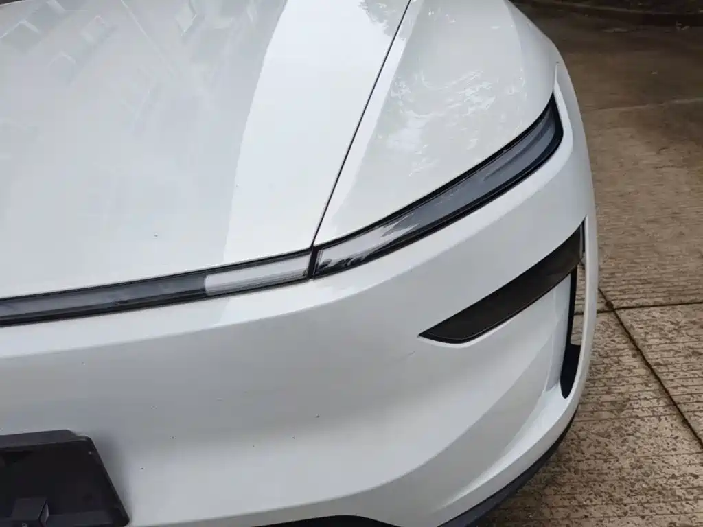 Tesla Model Y L — фото 18