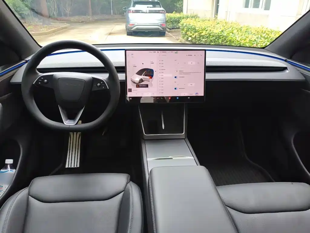 Tesla Model Y L — фото 6