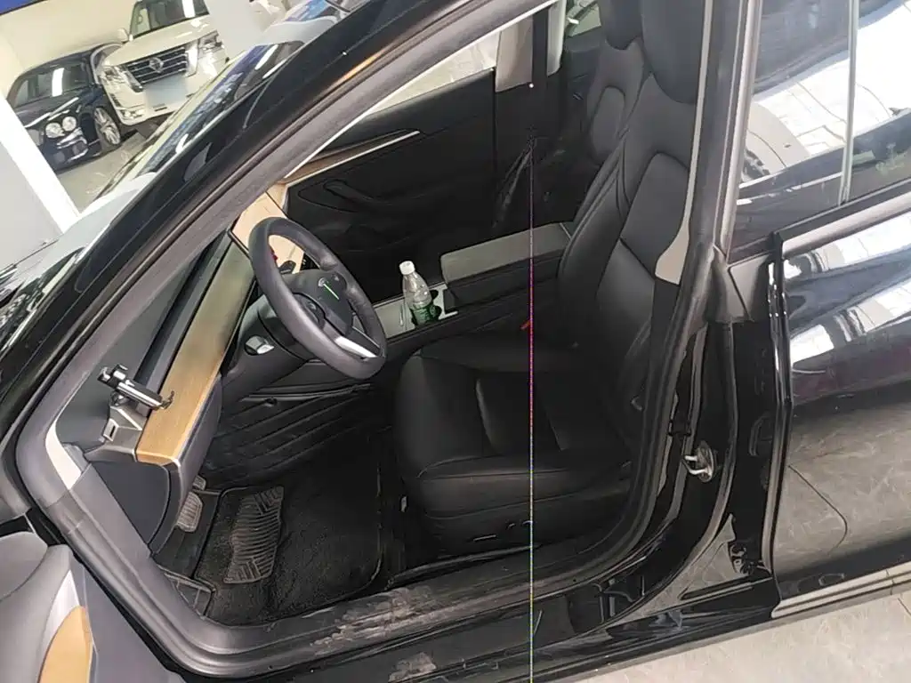 Tesla Model 3 — фото 11