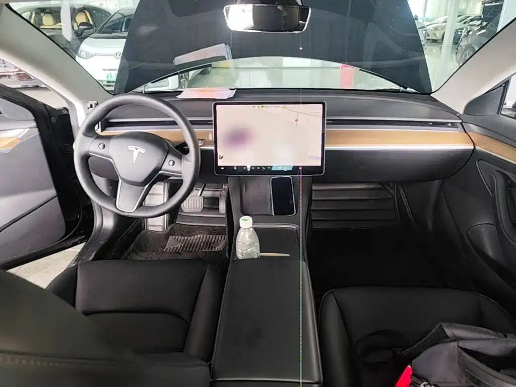 Tesla Model 3 — фото 6