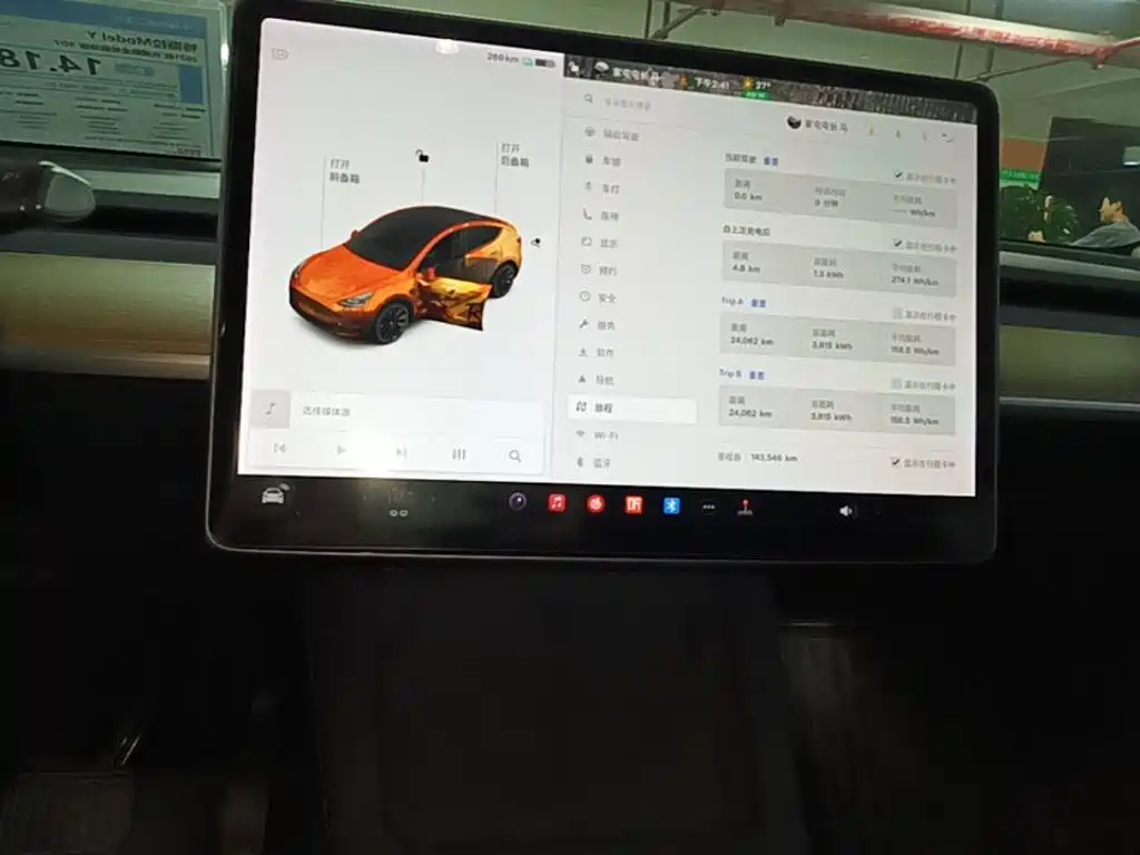 Tesla Model Y — фото 13