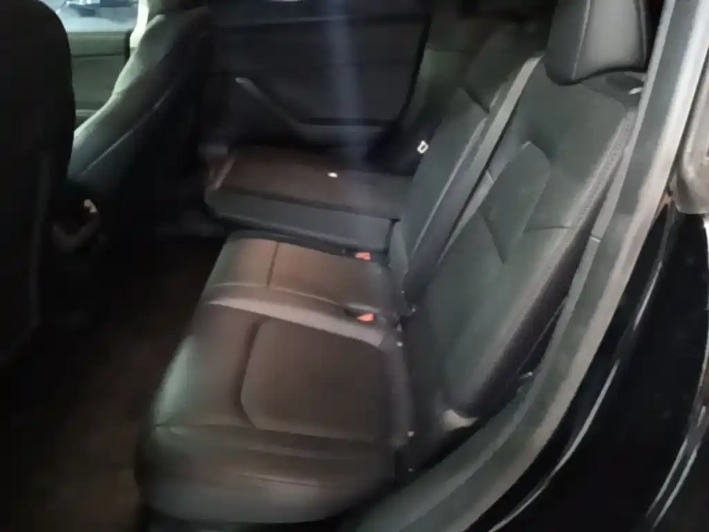 Tesla Model Y — фото 17