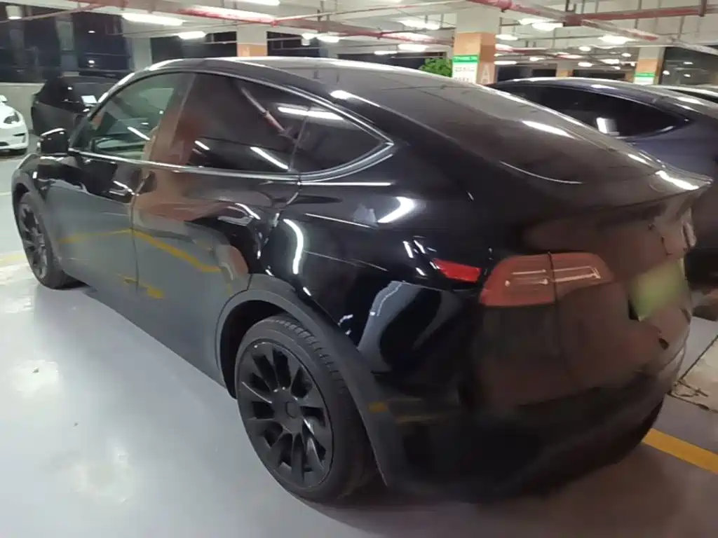Tesla Model Y — фото 5