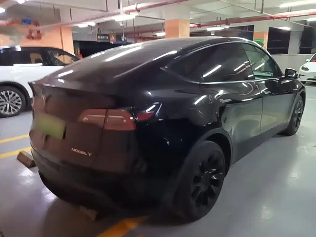 Tesla Model Y — фото 7