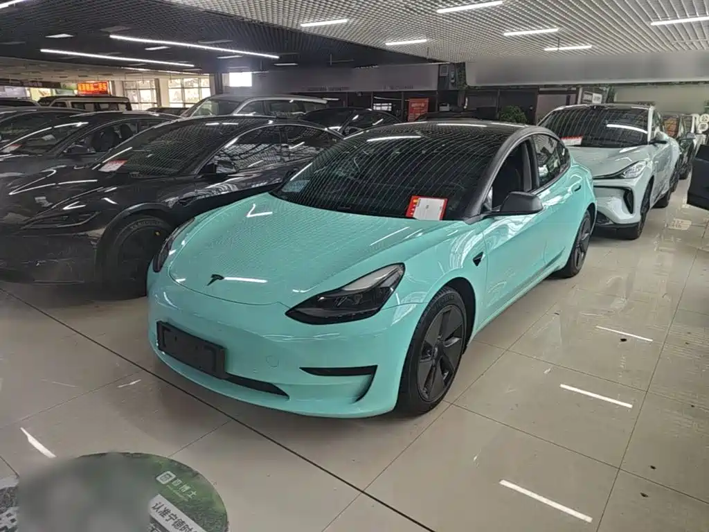 Tesla Model 3 — фото 2