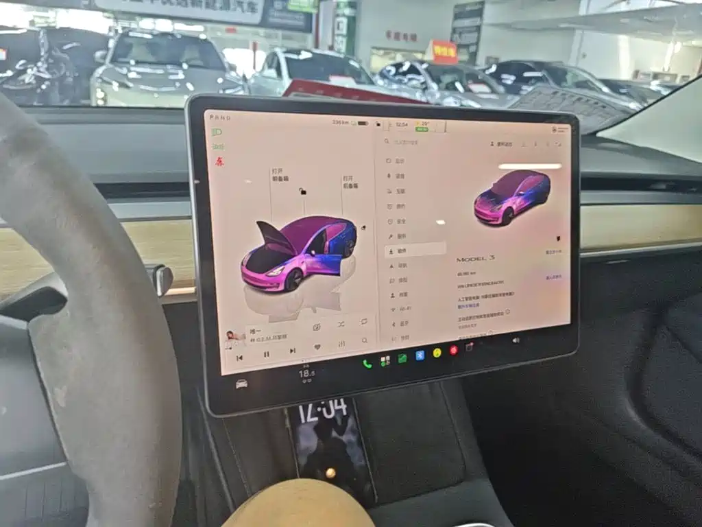 Tesla Model 3 — фото 13