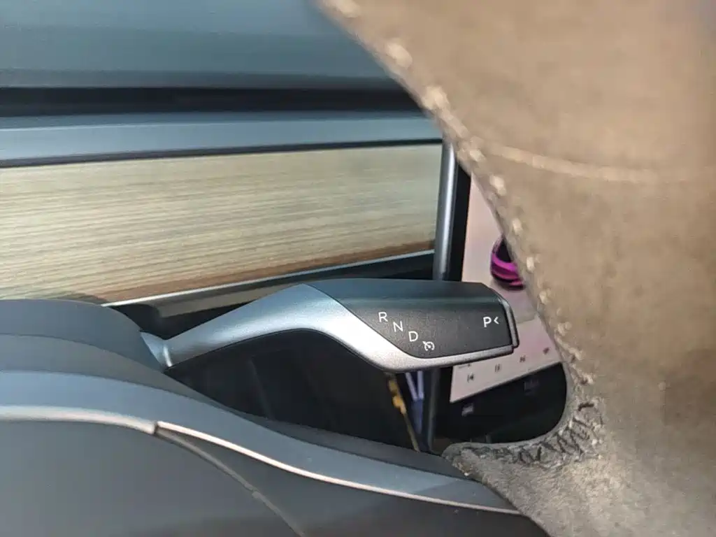 Tesla Model 3 — фото 14