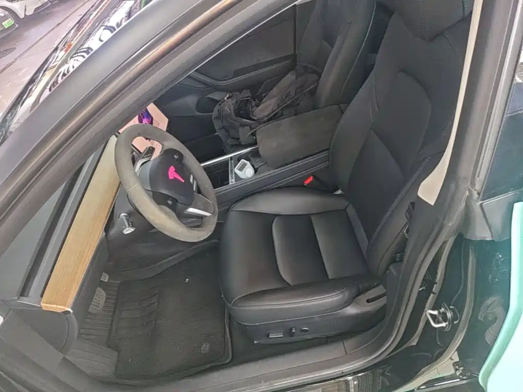 Tesla Model 3 — фото 15