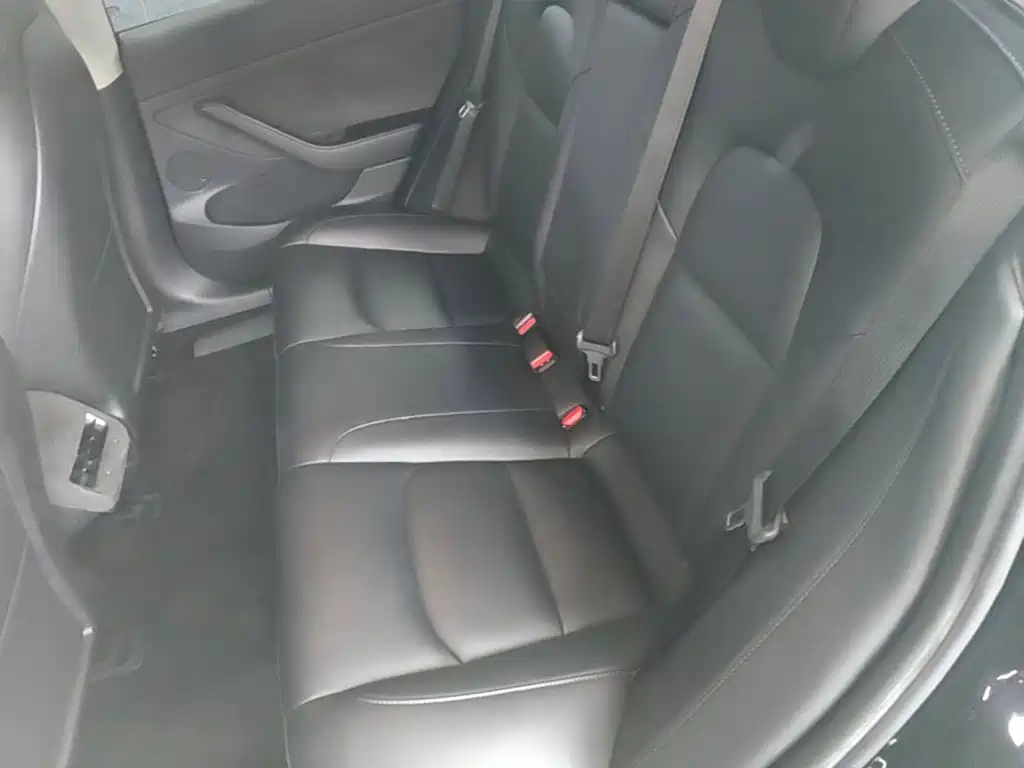 Tesla Model 3 — фото 17