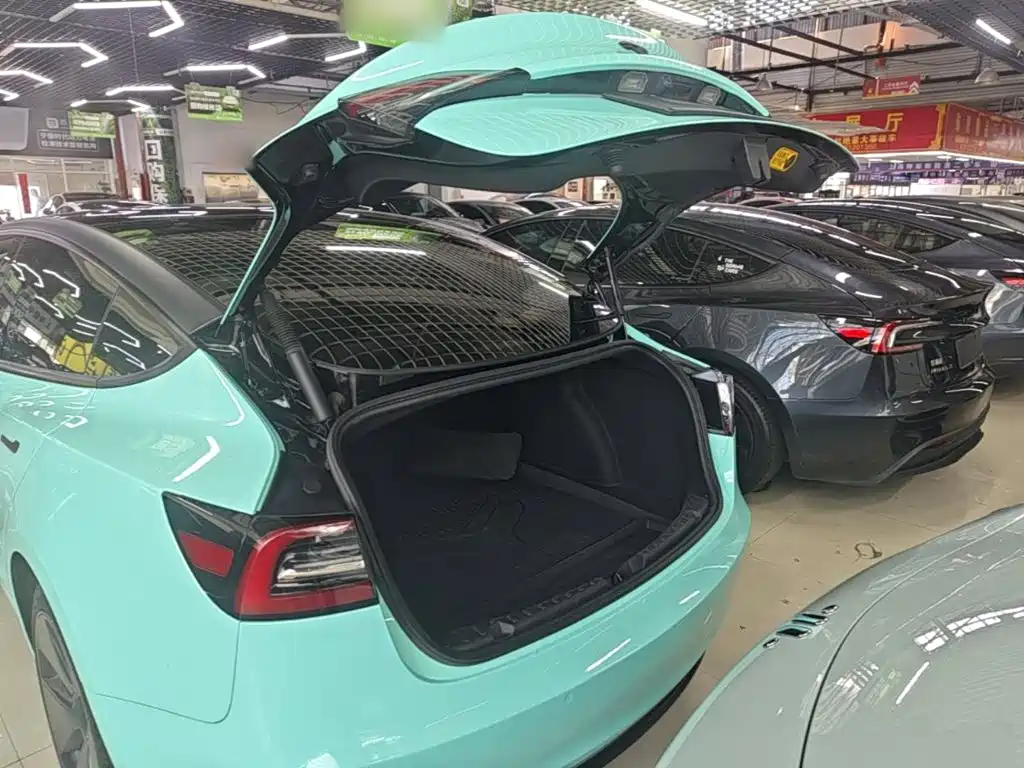 Tesla Model 3 — фото 19