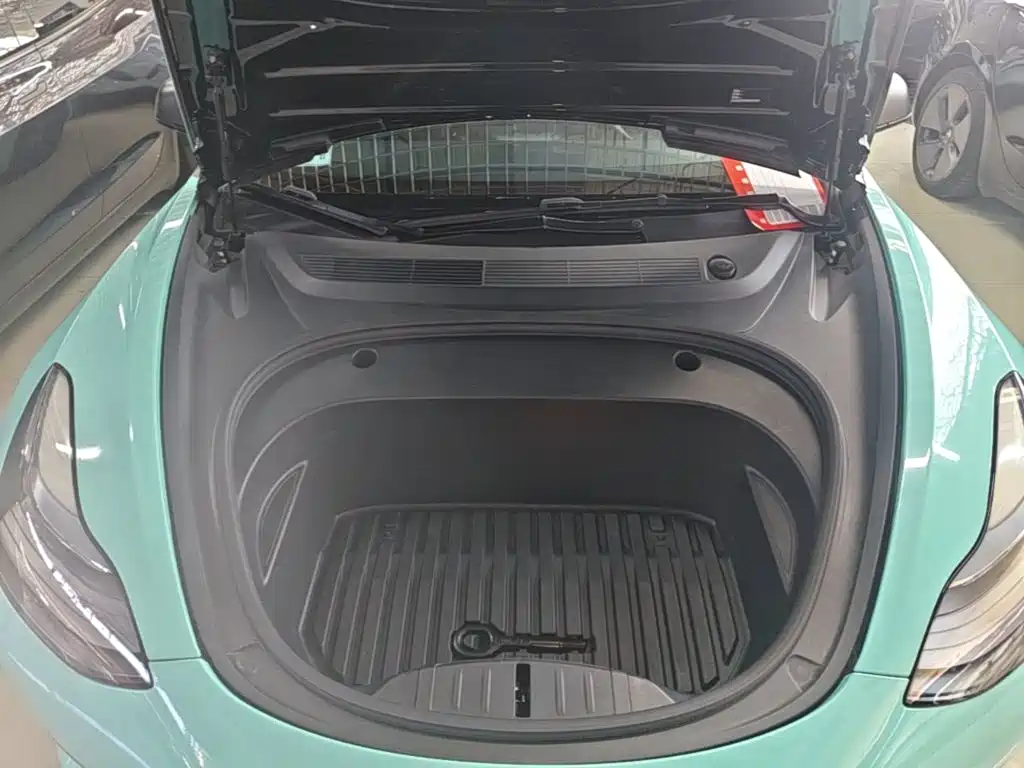 Tesla Model 3 — фото 20