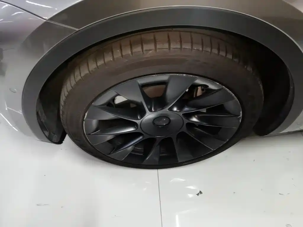 Tesla Model Y — фото 23