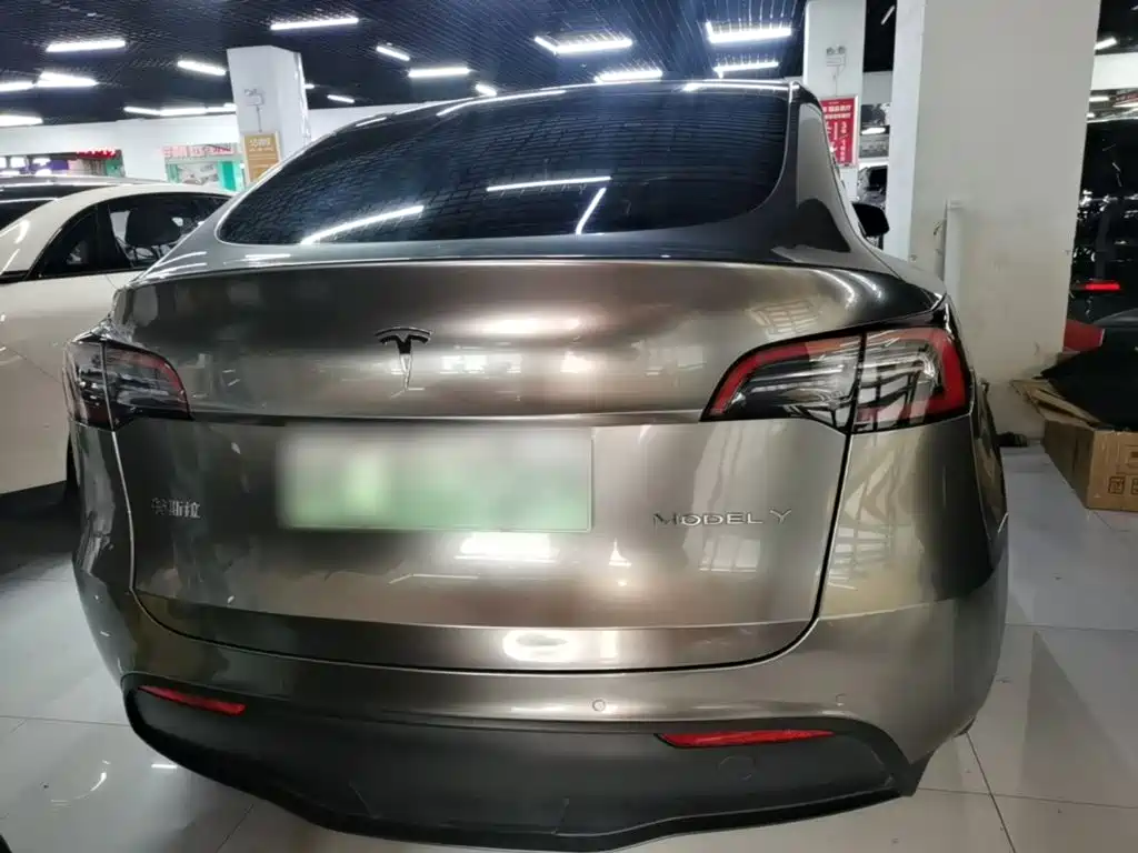 Tesla Model Y — фото 6