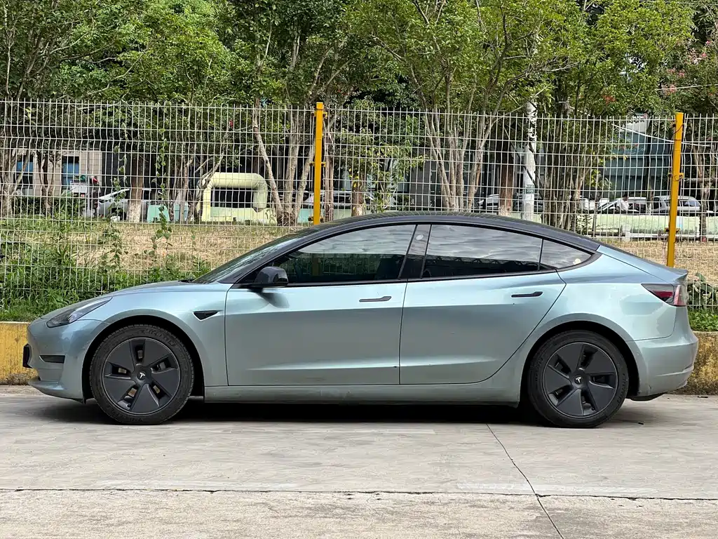 Tesla Model 3 — фото 4