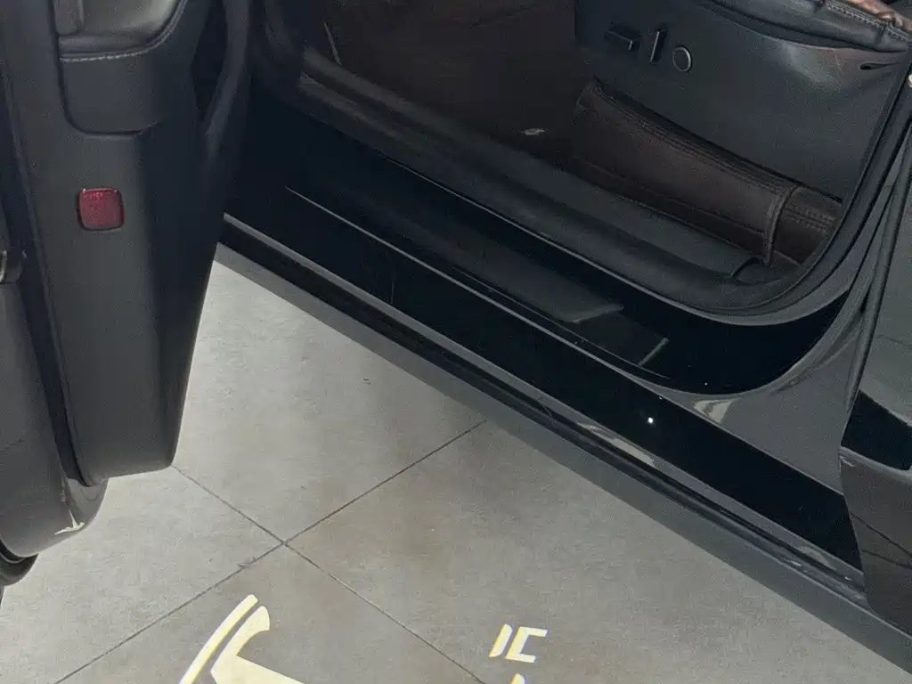 Tesla Model Y — фото 13