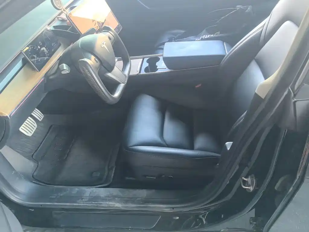 Tesla Model 3 — фото 11