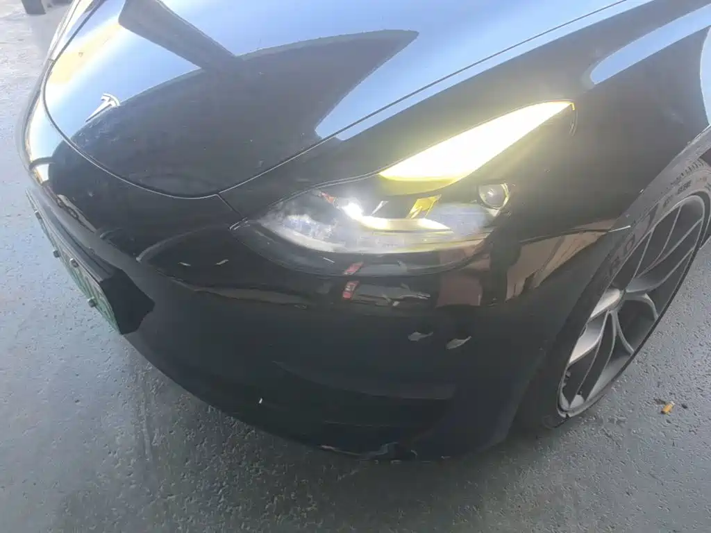 Tesla Model 3 — фото 18
