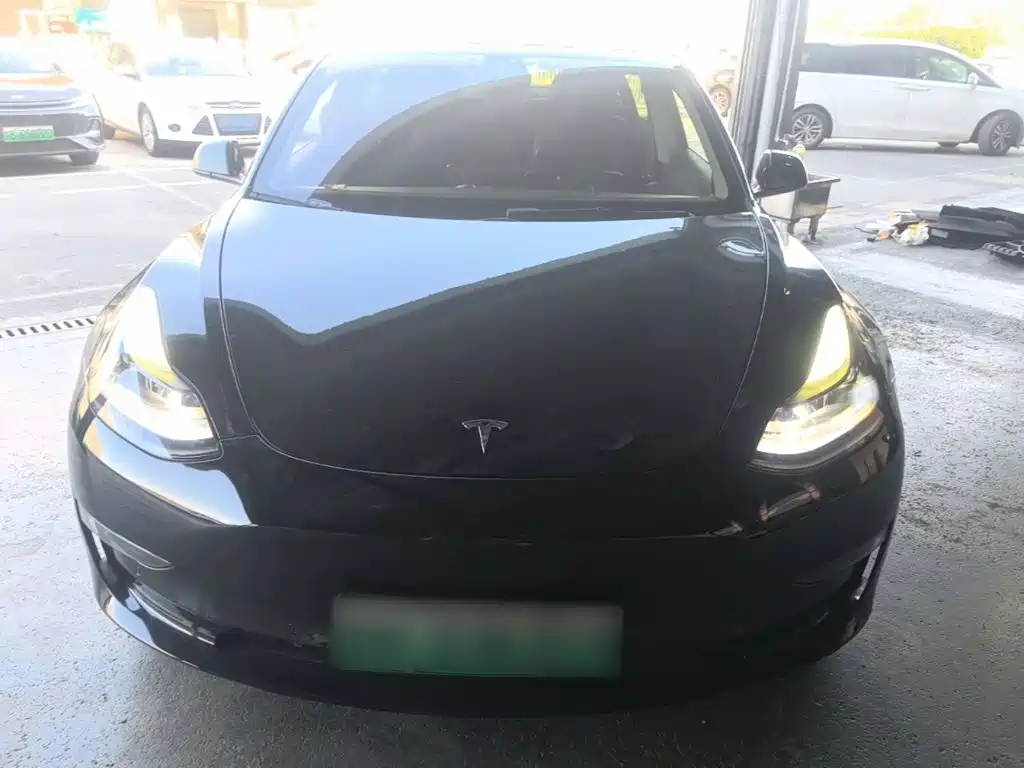 Tesla Model 3 — фото 3