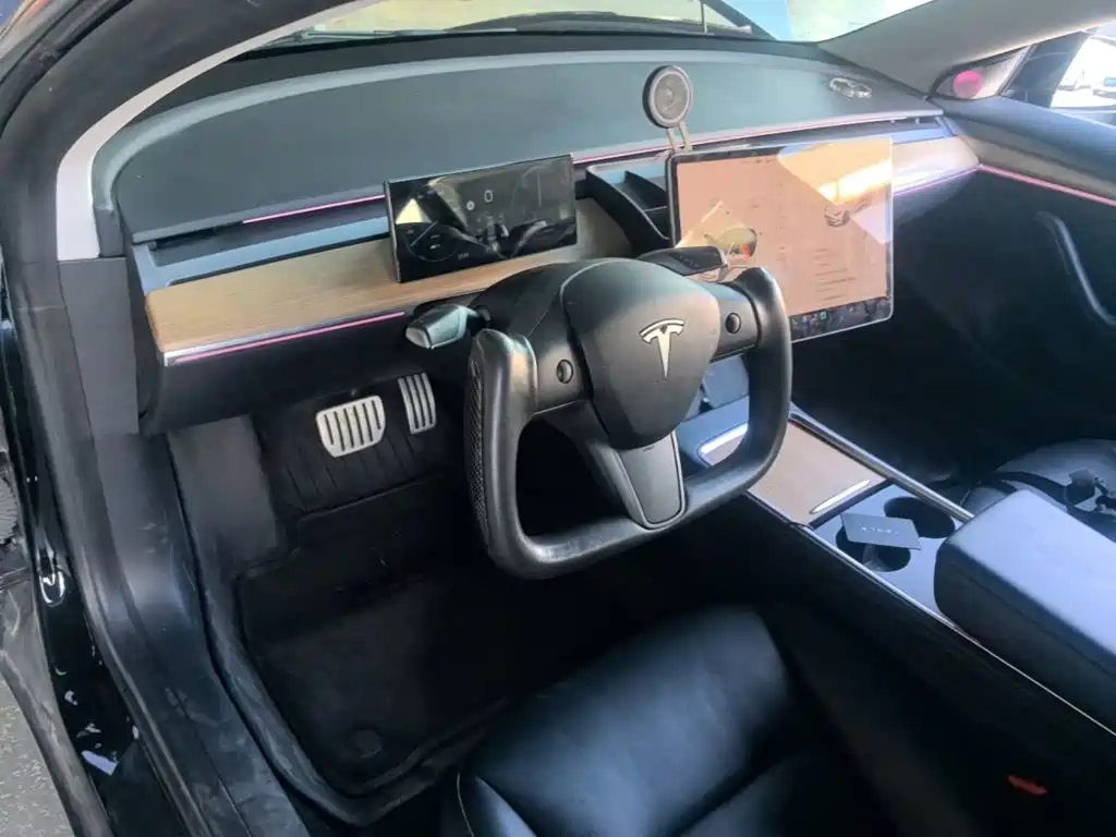 Tesla Model 3 — фото 6