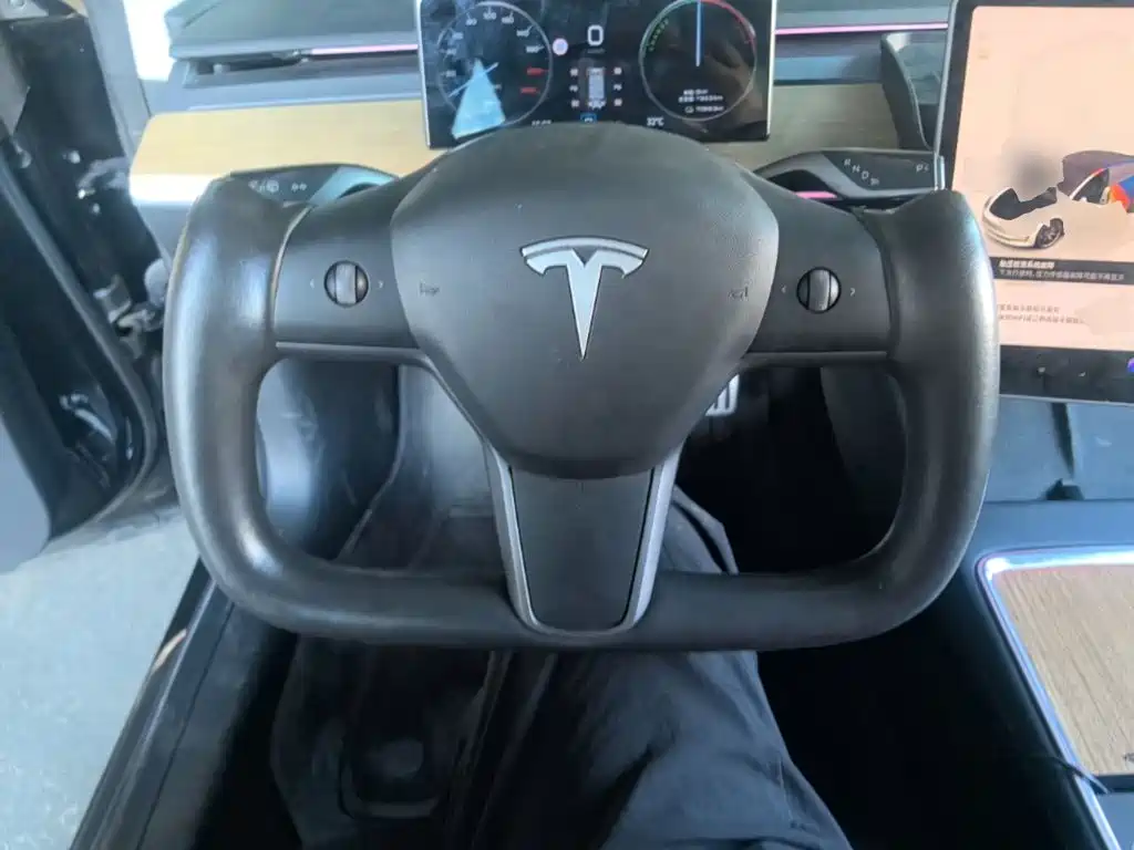 Tesla Model 3 — фото 7