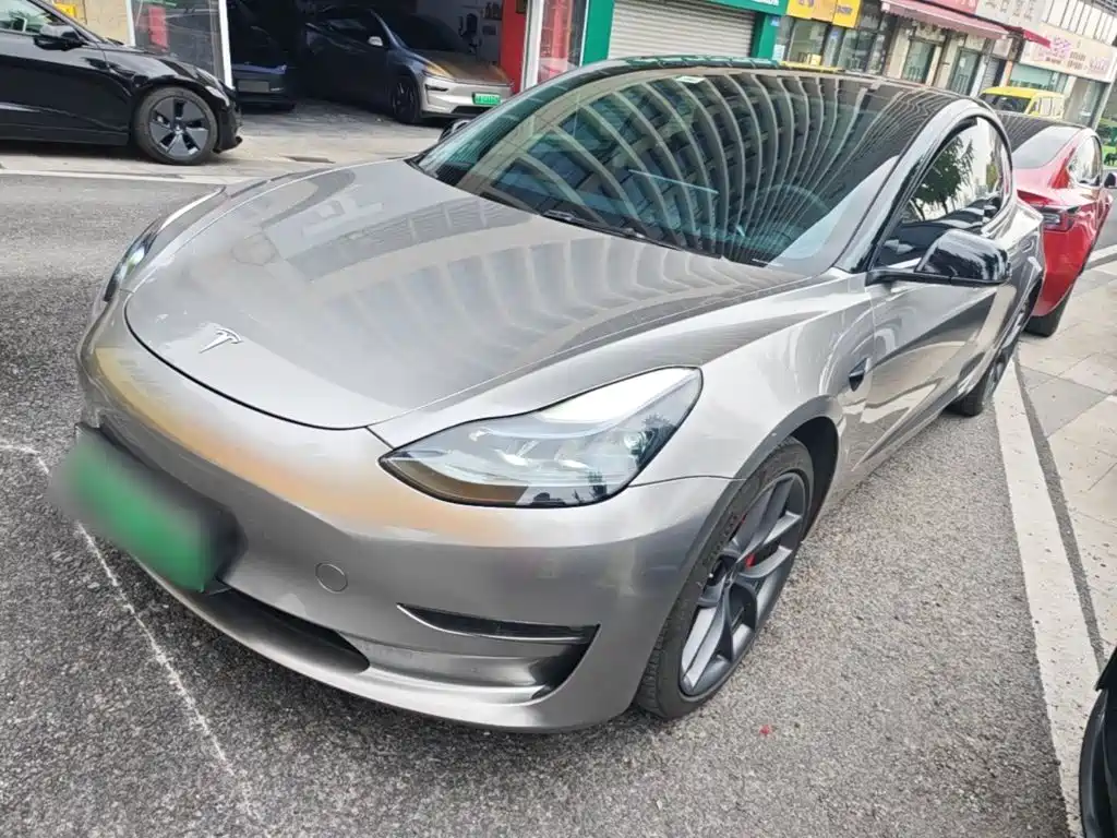 Tesla Model 3 — фото 2