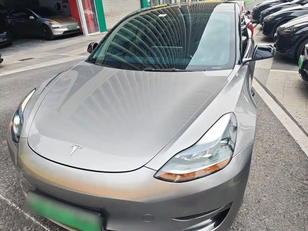 Tesla Model 3 — фото 3