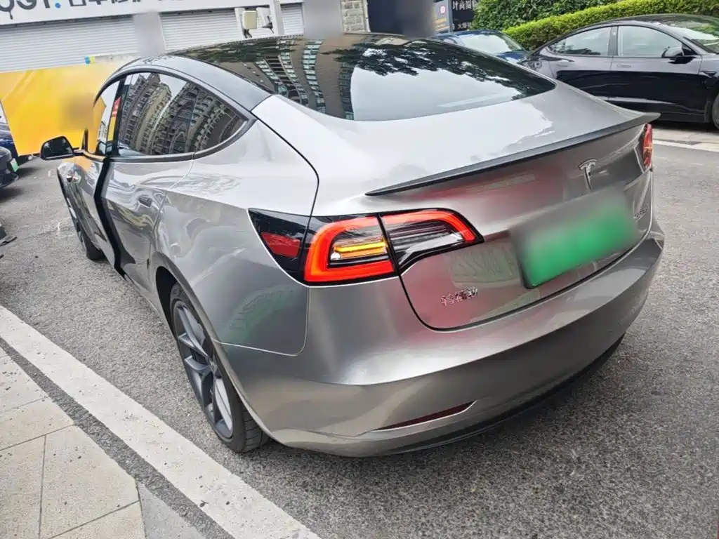 Tesla Model 3 — фото 23