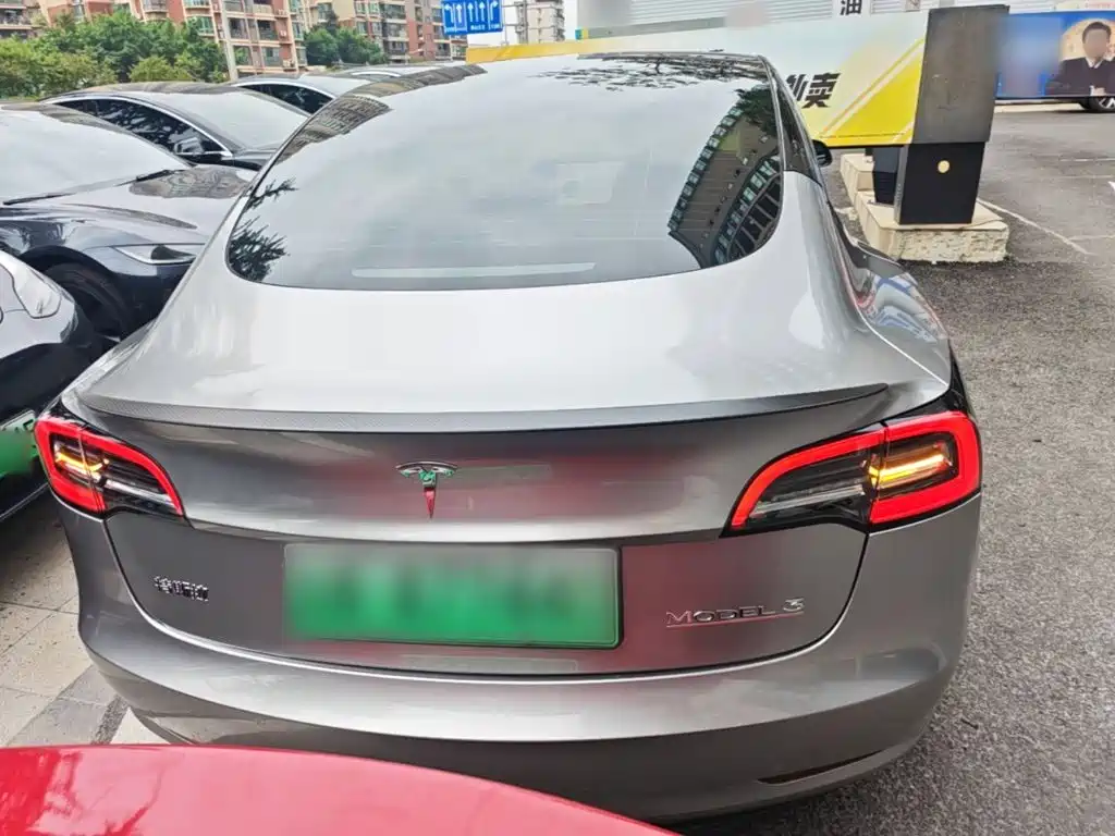 Tesla Model 3 — фото 4