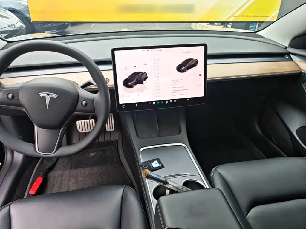 Tesla Model 3 — фото 6
