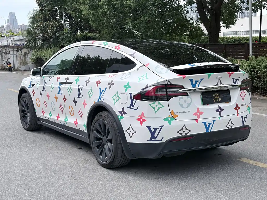 Tesla Model X — фото 5