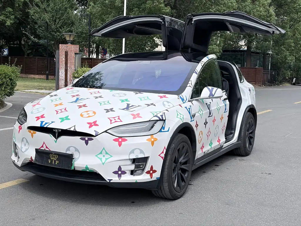 Tesla Model X — фото 9