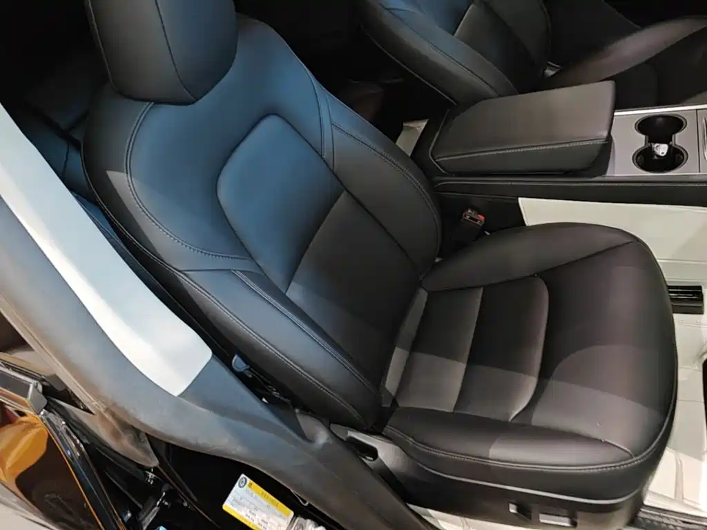 Tesla Model Y — фото 25