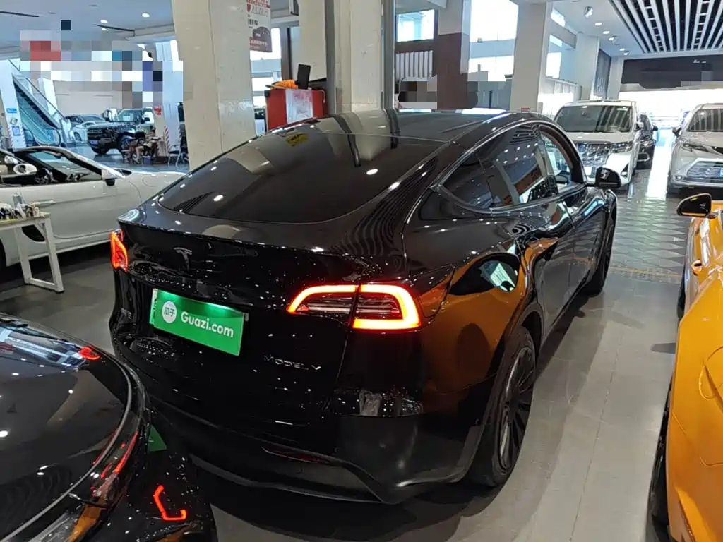 Tesla Model Y — фото 7