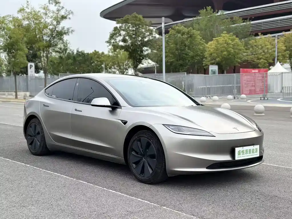 Tesla Model 3 — фото 20
