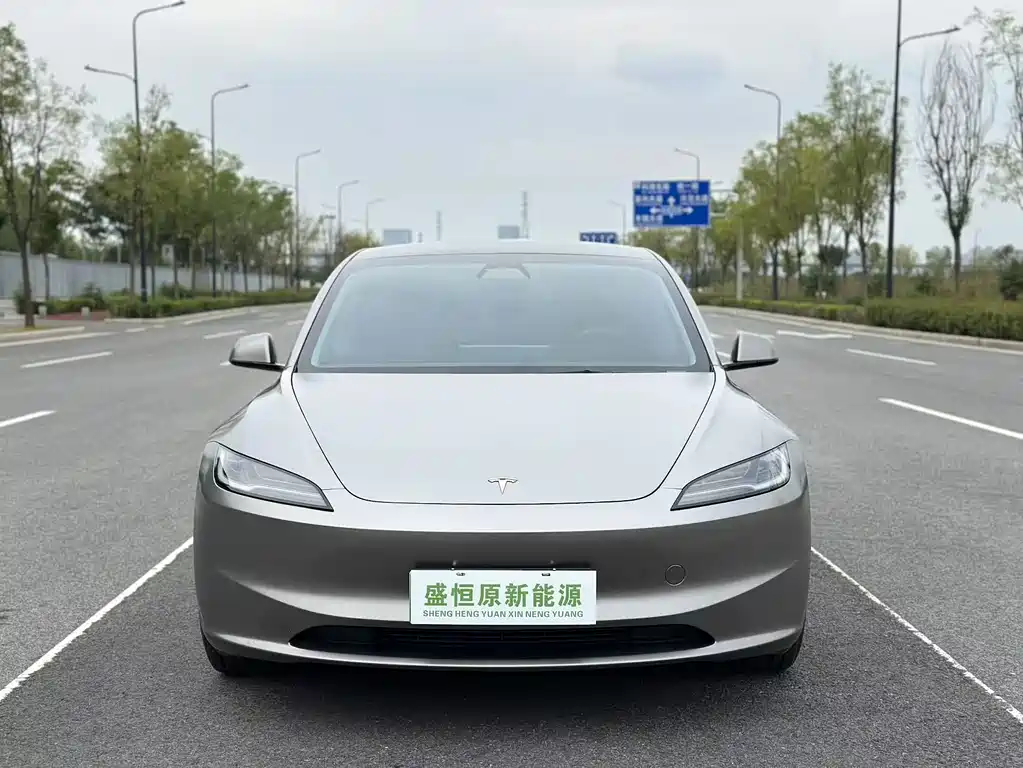 Tesla Model 3 — фото 4