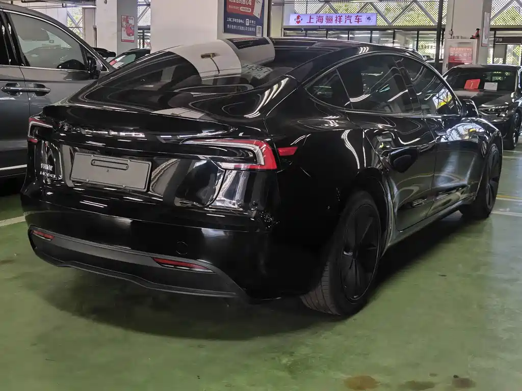 Tesla Model 3 — фото 4