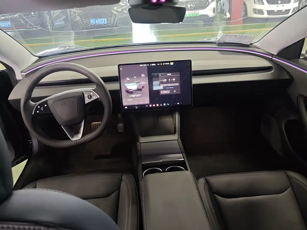 Tesla Model 3 — фото 10