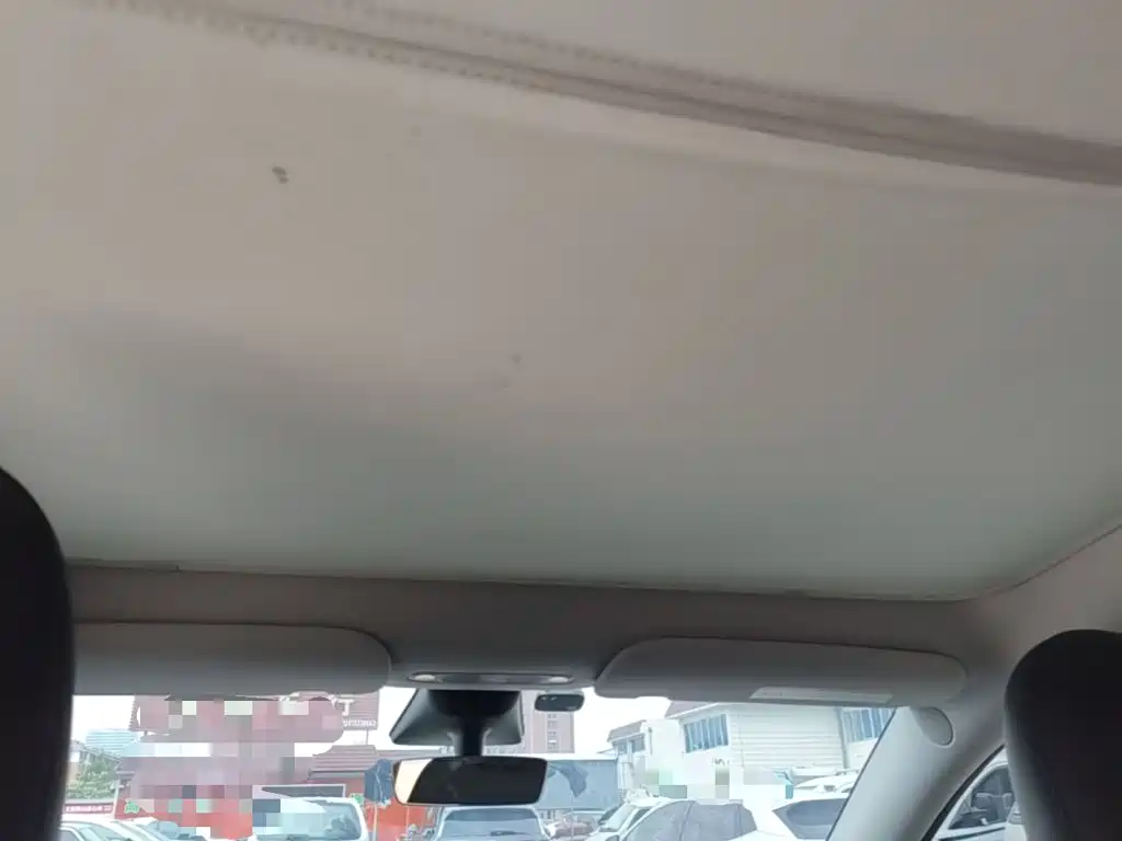 Tesla Model Y — фото 18