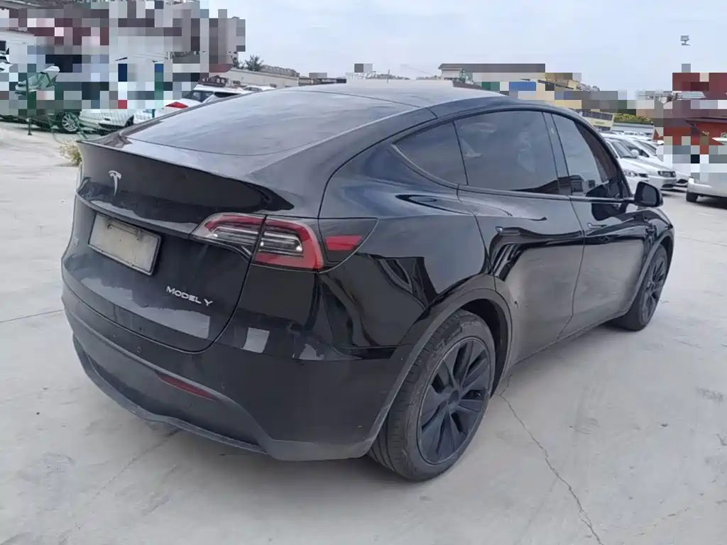 Tesla Model Y — фото 7