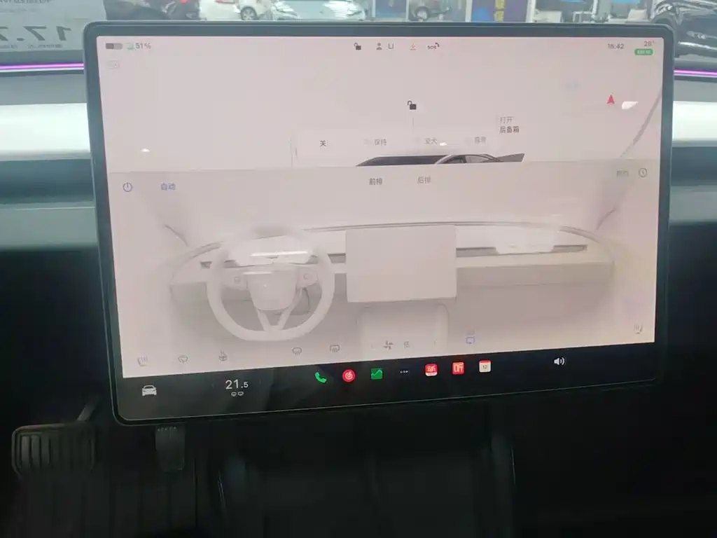 Tesla Model 3 — фото 13