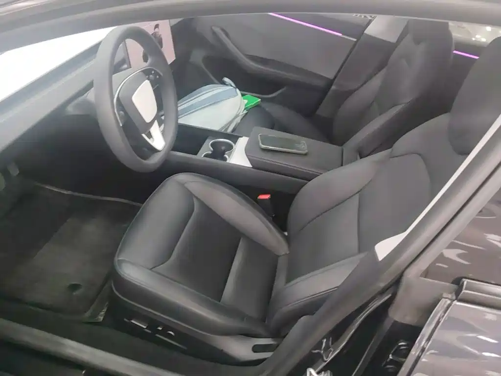 Tesla Model 3 — фото 15