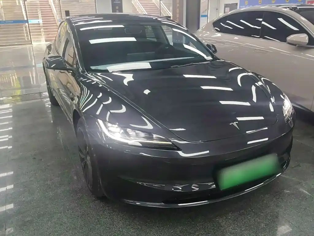 Tesla Model 3 — фото 4