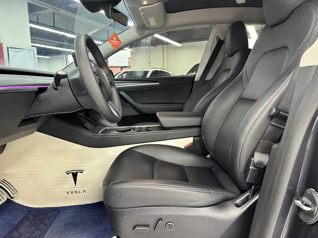 Tesla Model Y — фото 9