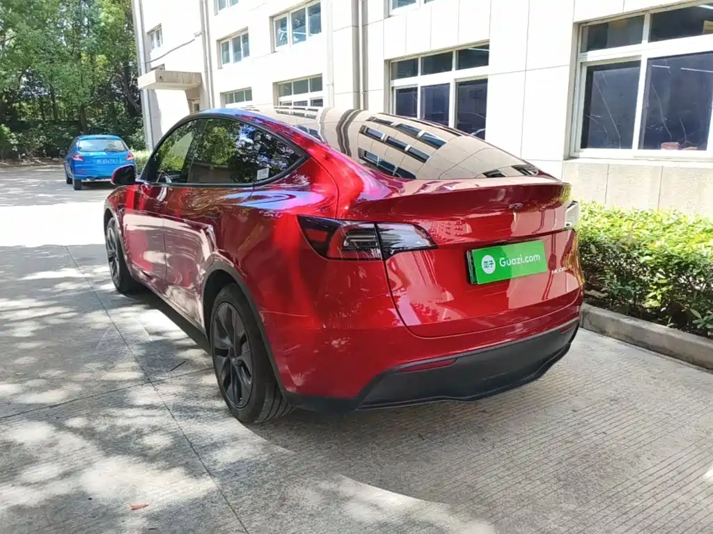 Tesla Model Y — фото 5